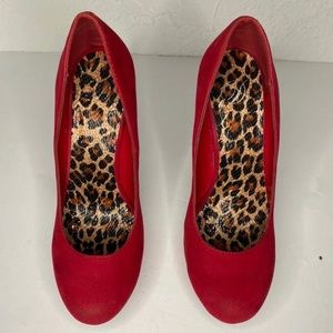 Women’s Ted Heels Size 7 Preowned